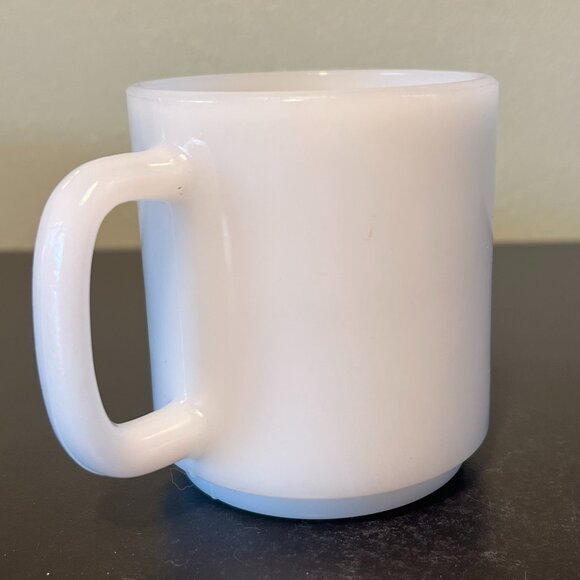 Set of 2 Vtg GLASBAKE White Milk Glass Mugs ~ Vegetable Garden Harvest  ~ 1960s - Picture 7 of 13